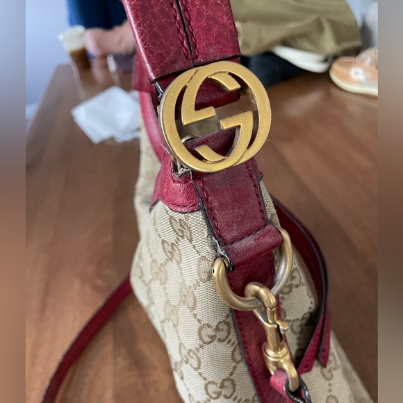 Gorgeous Red Classic Gucci Bag 👛 - Picture 9 of 15